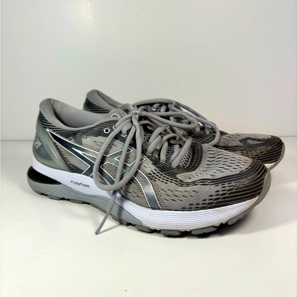ASICS Gel Nimbus 21 Sz 9.5
Great Shoe but I need to make Space in my closet. - Picture 1 of 6